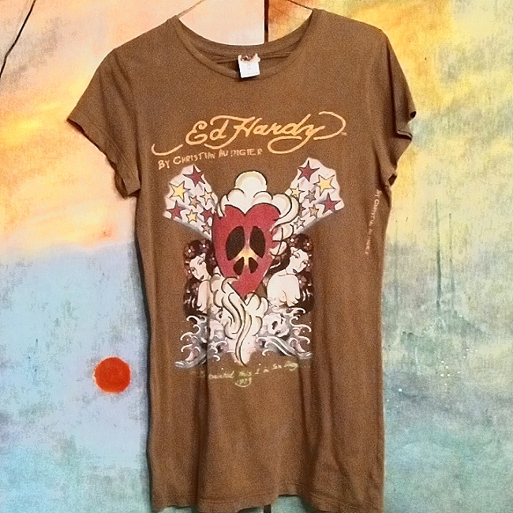 Gently used no imperfections rare collectable Ed Hardy tee size medium